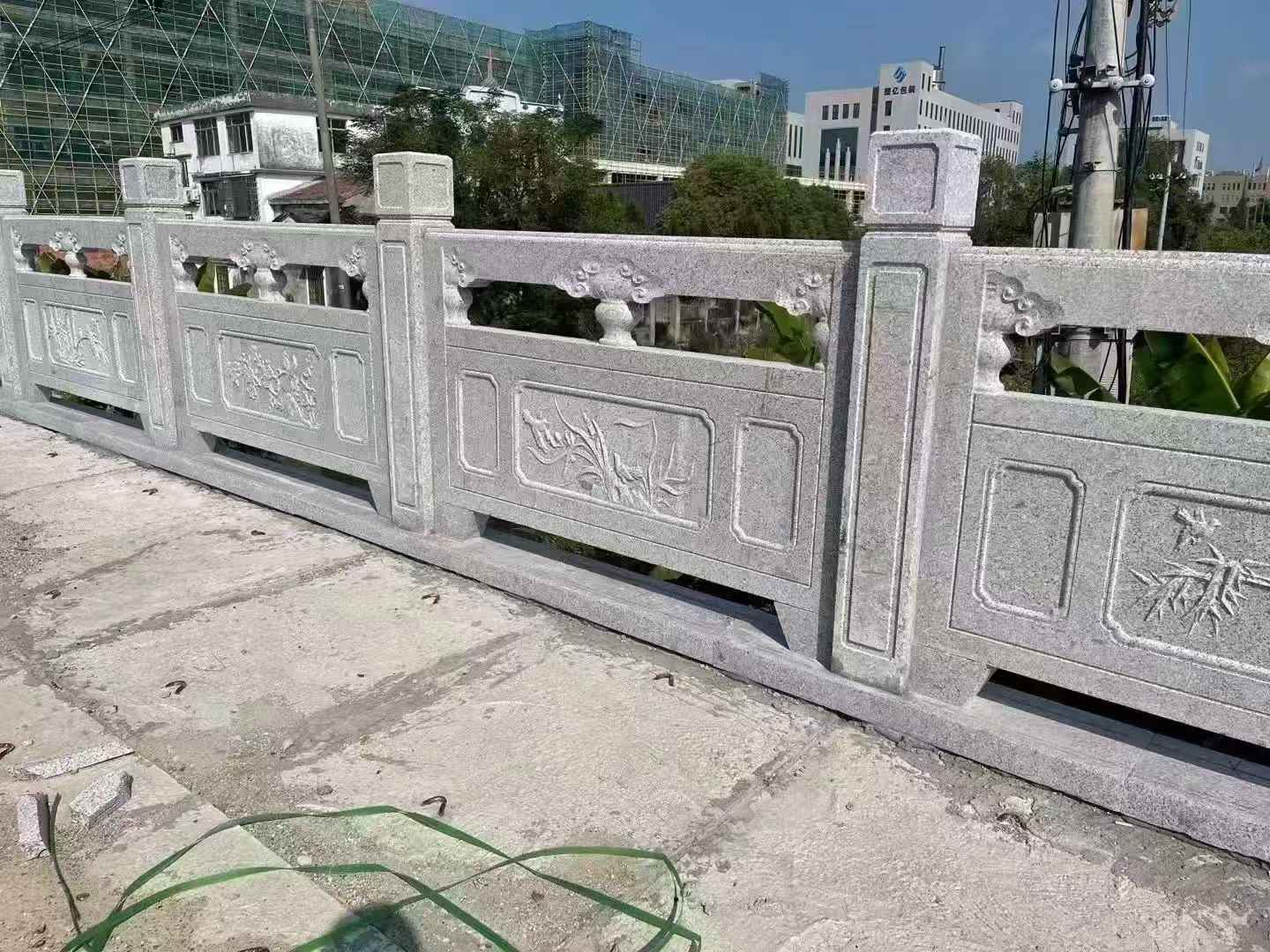 达州 芝麻白栏杆