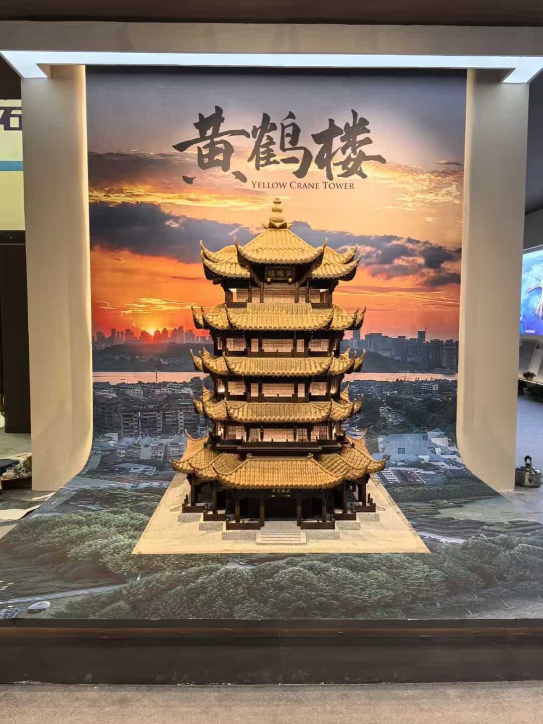 达州仿古石文创作品-黄鹤楼