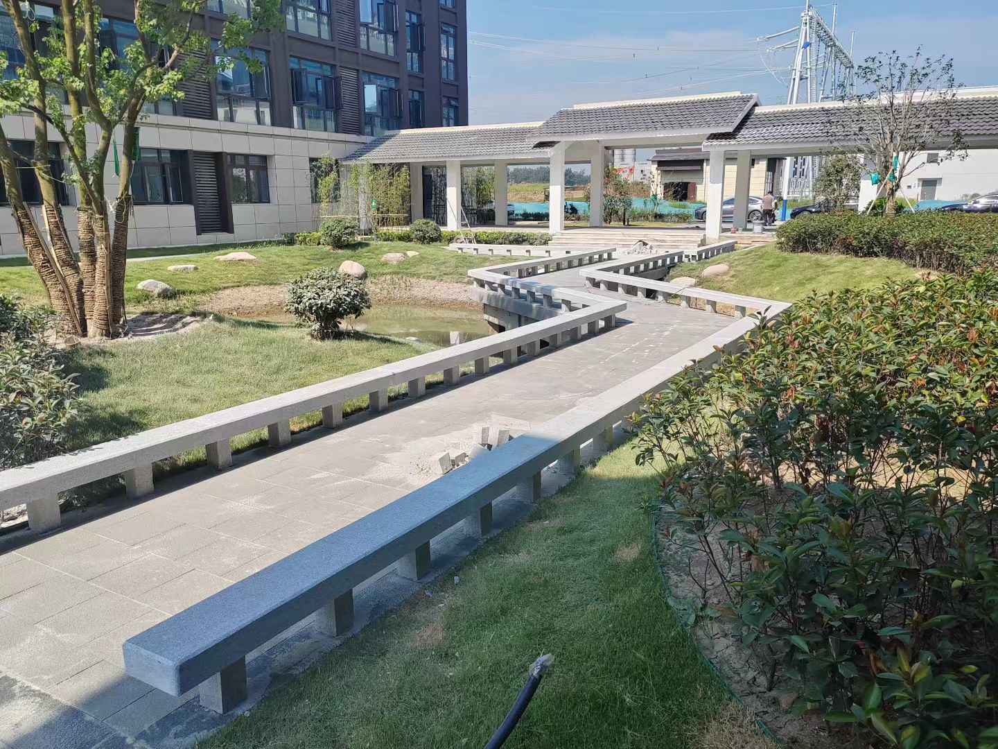 达州 芝麻灰小区坐凳&栏杆安装效果