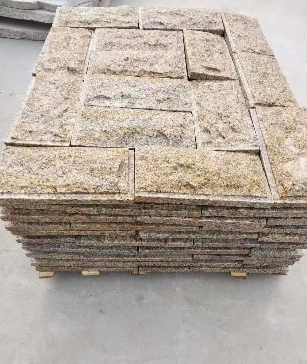 达州黄锈石蘑菇石